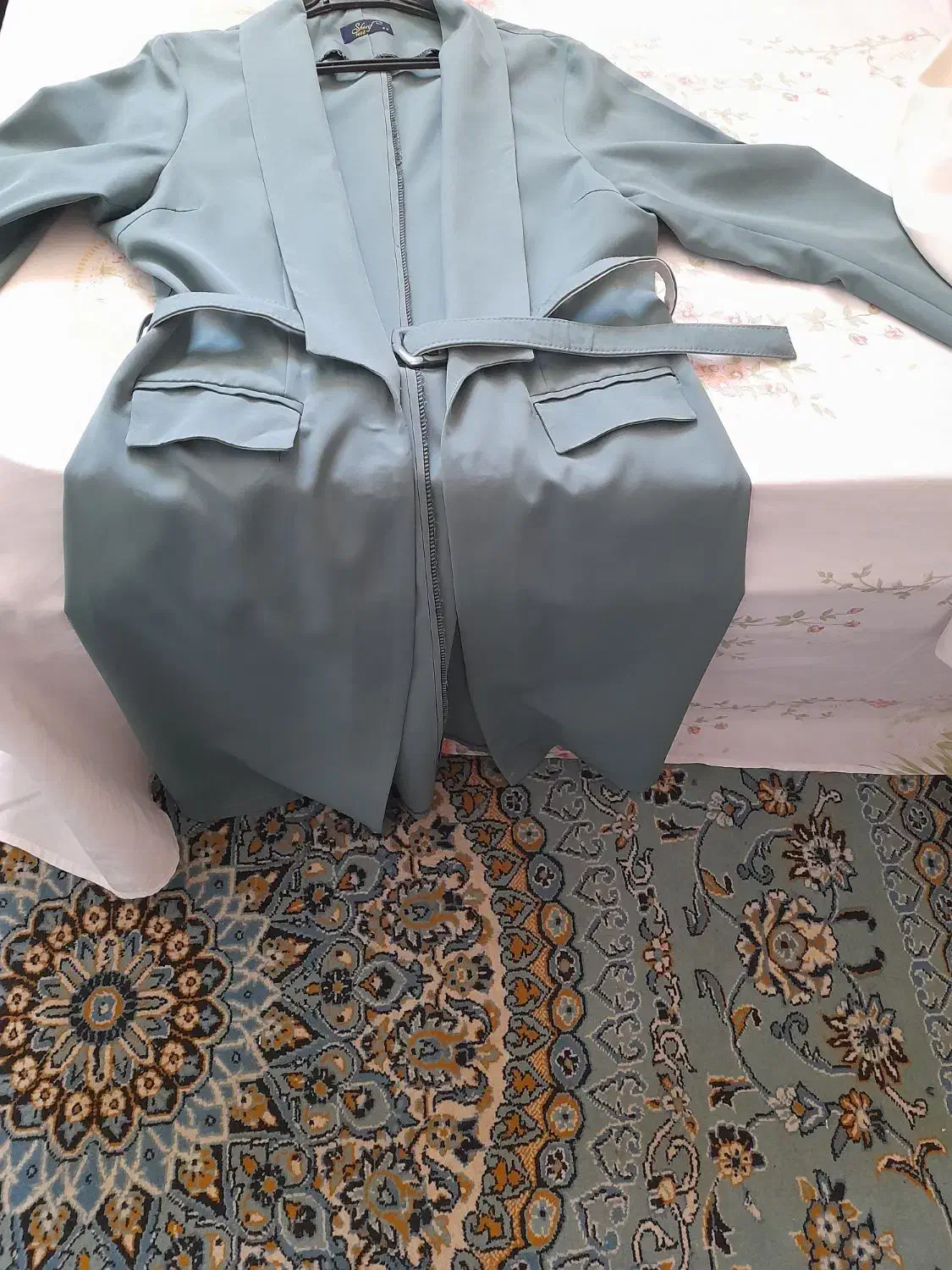 مانتوسبزسایز۴۴ .کت سفیدباشلوار|لباس|پیر بکران, |دیوار