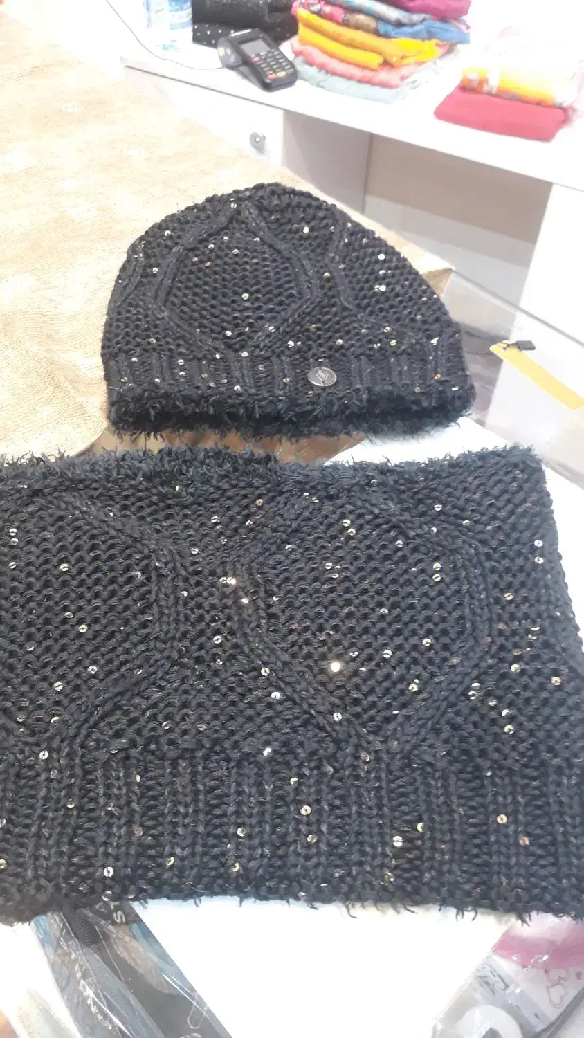شال و کلاه مشکی نگین دار|لباس|شیراز, معالیآباد|دیوار