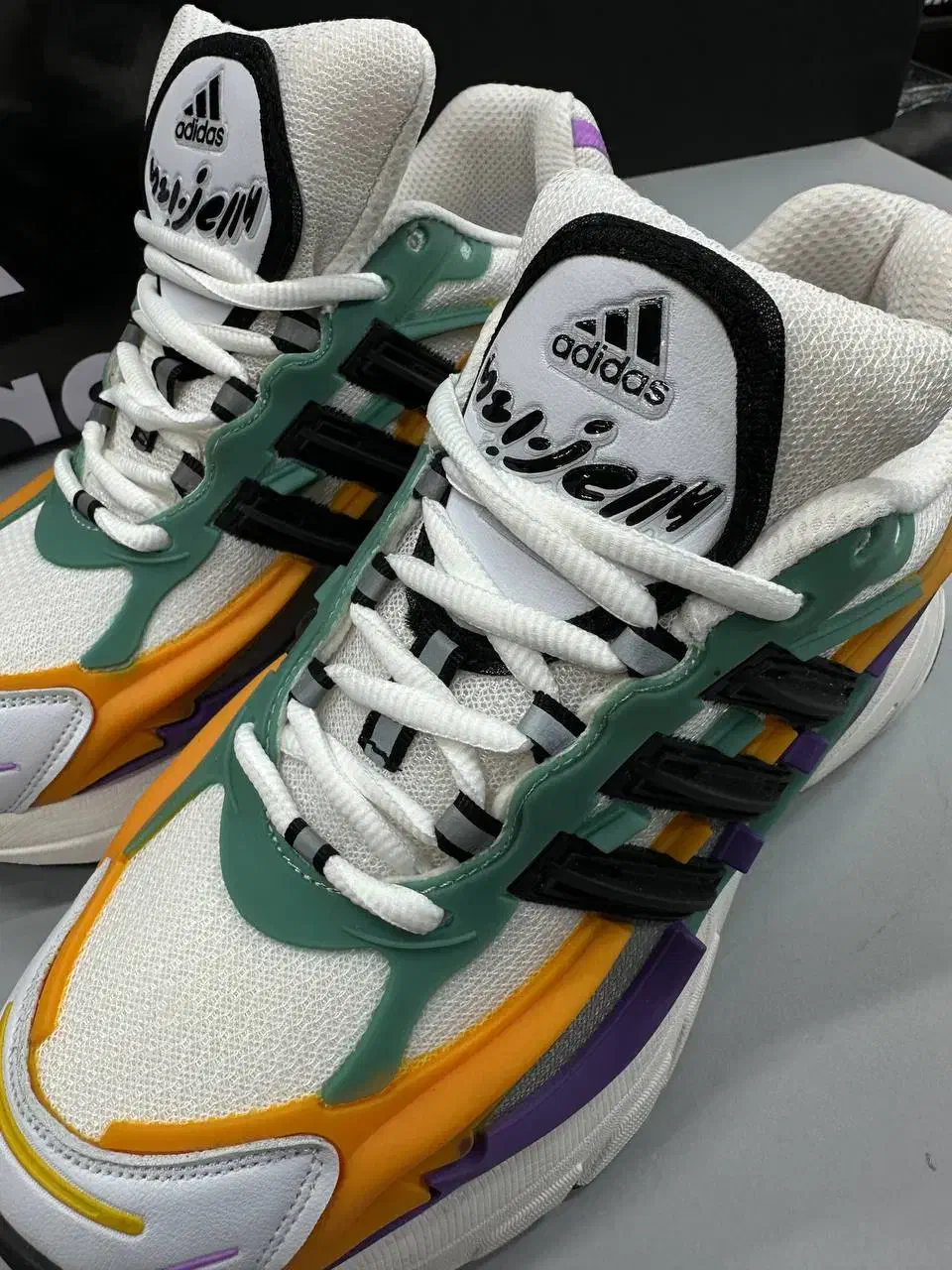 کتونی آدیداس فارل|کیف، کفش، کمربند|بروجرد, |دیوار