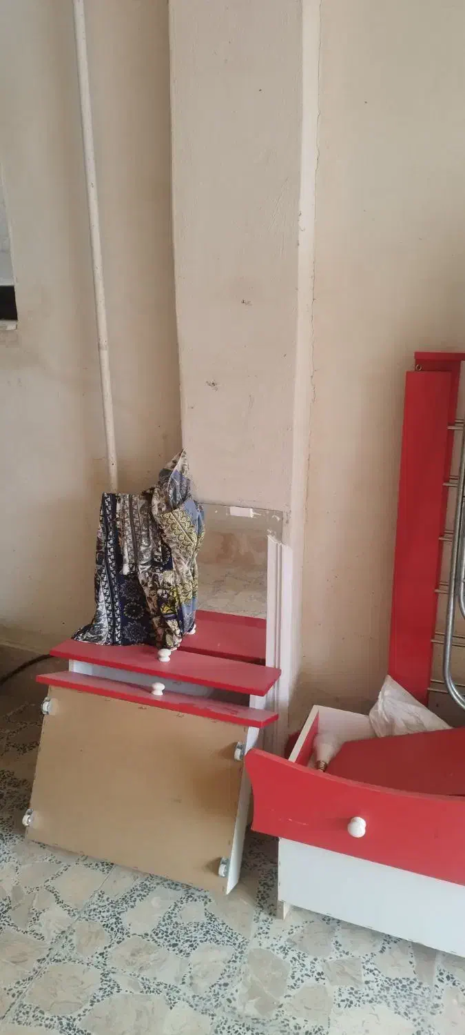 تخت وکمد|تخت و سرویس خواب|چاف و چمخاله, |دیوار