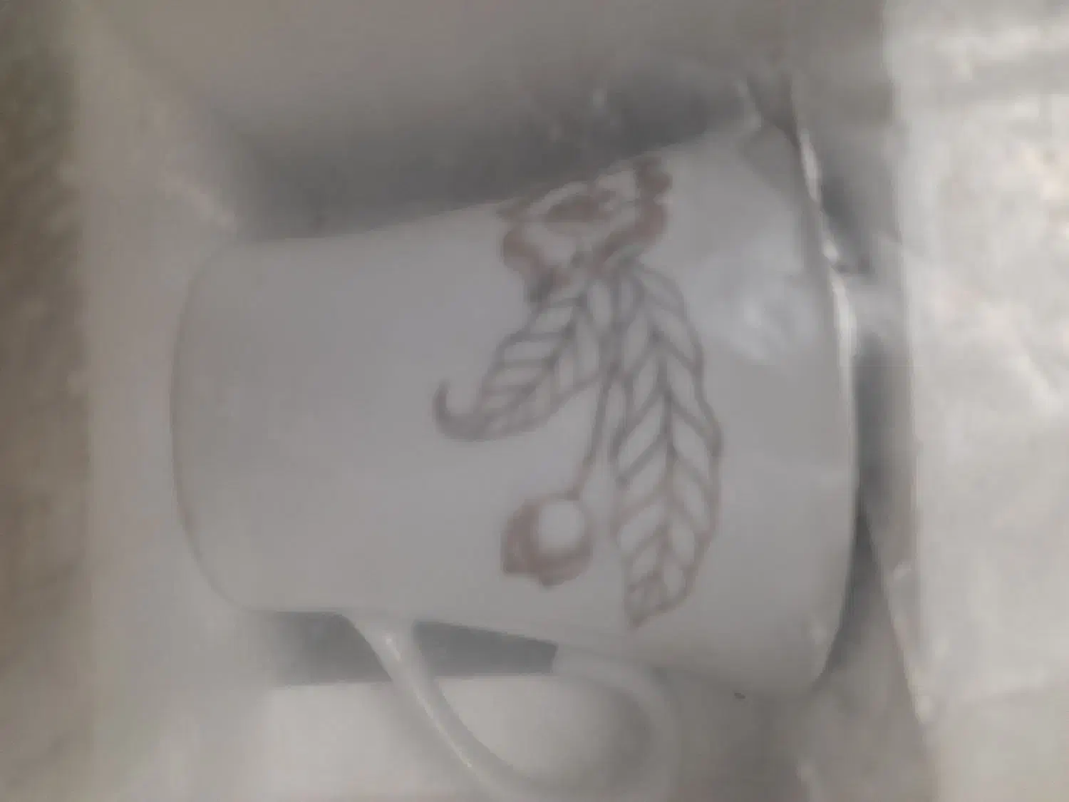 فنجان و نعلبکی|ظروف سرو و پذیرایی|رشت, باهنر|دیوار