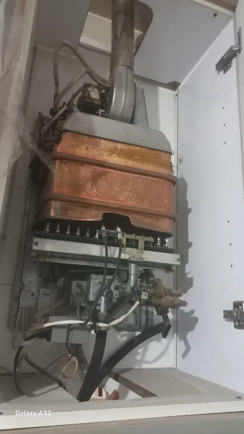 آبگرمکن کاملا سالم|آبگرمکن، پکیج، شوفاژ|نسیم‌شهر, |دیوار