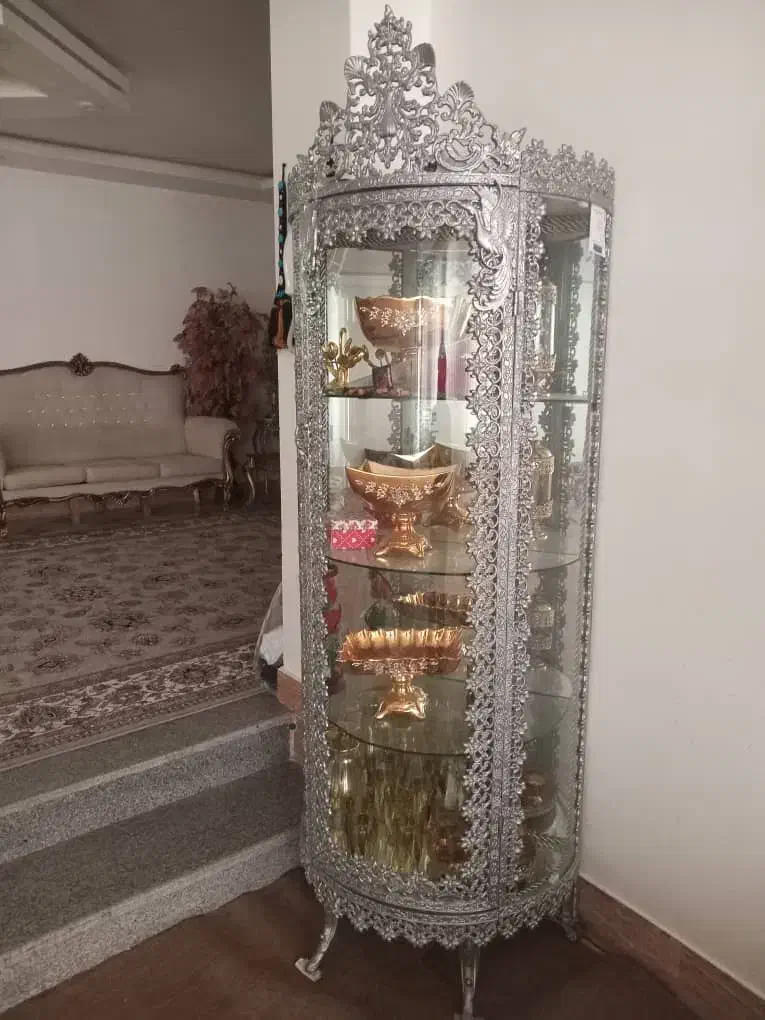 ویترین،ساعت،آینه شمعدان،میزتلویزیون|بوفه، ویترین، کنسول|لردگان, |دیوار