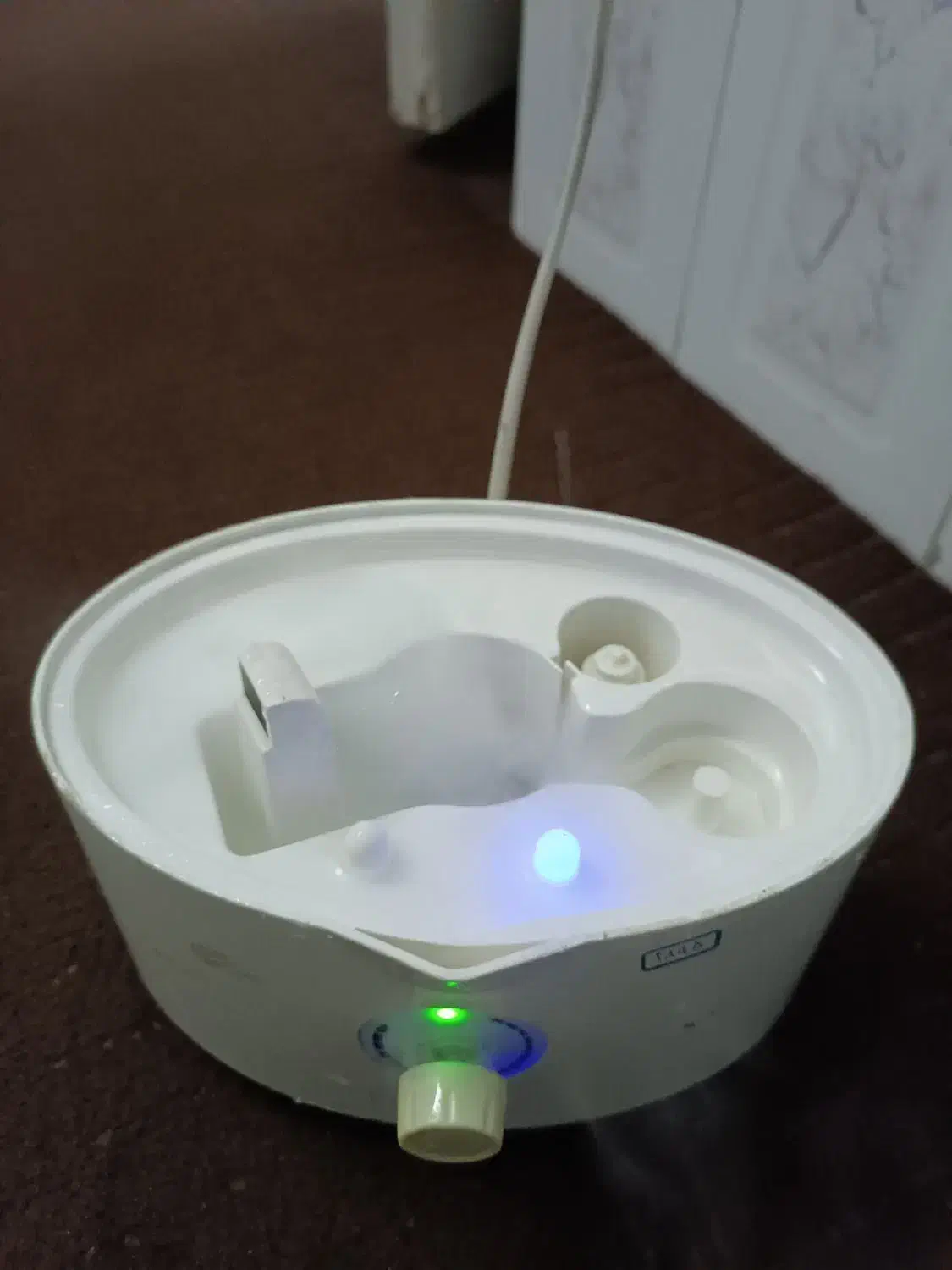 بخور سرد|پنکه و تصفیه‌کنندهٔ هوا|مشهد, کوشش|دیوار