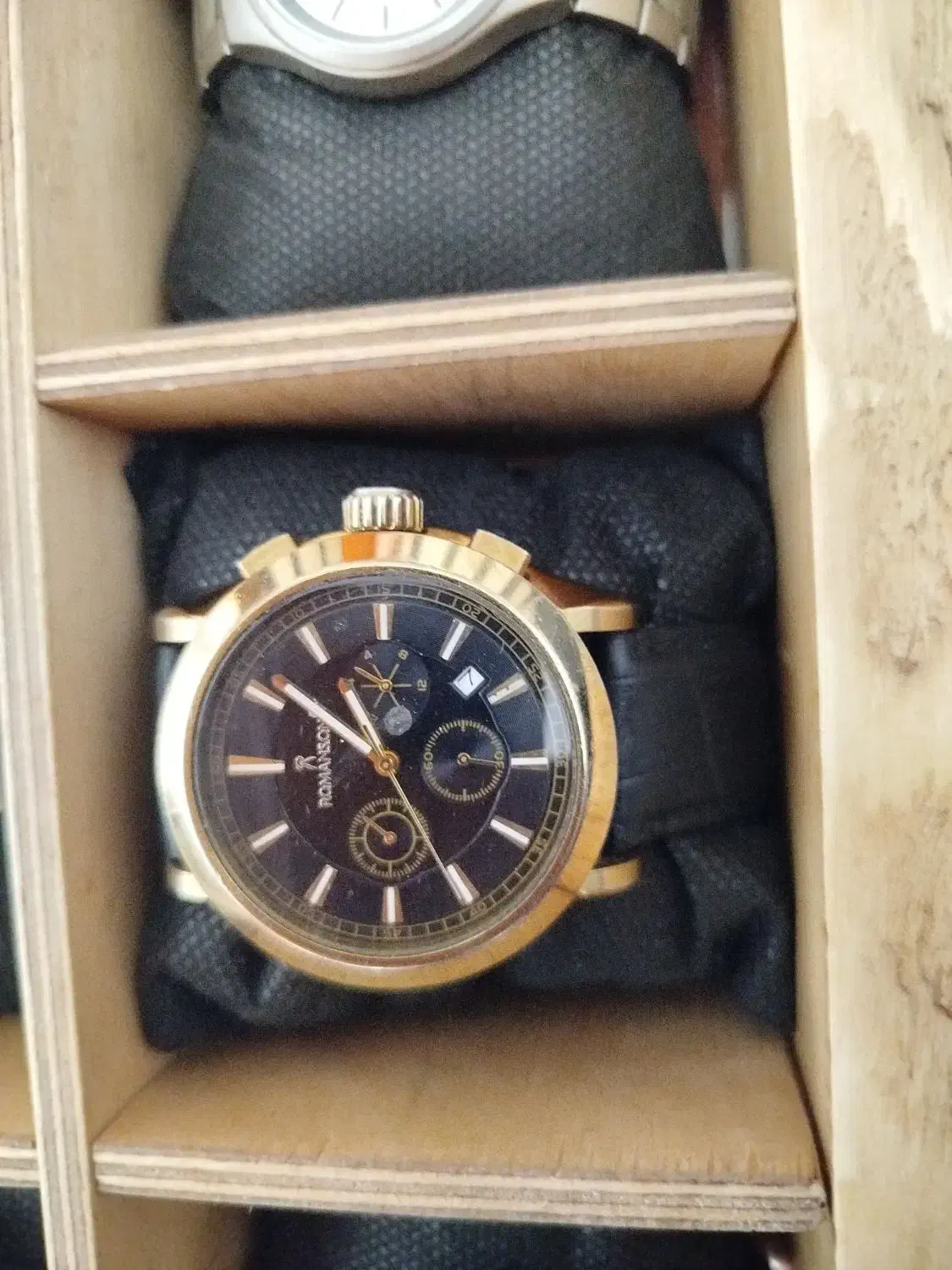 5تا ساعت سوئیس پشت پلمپ|ساعت|دورود, |دیوار