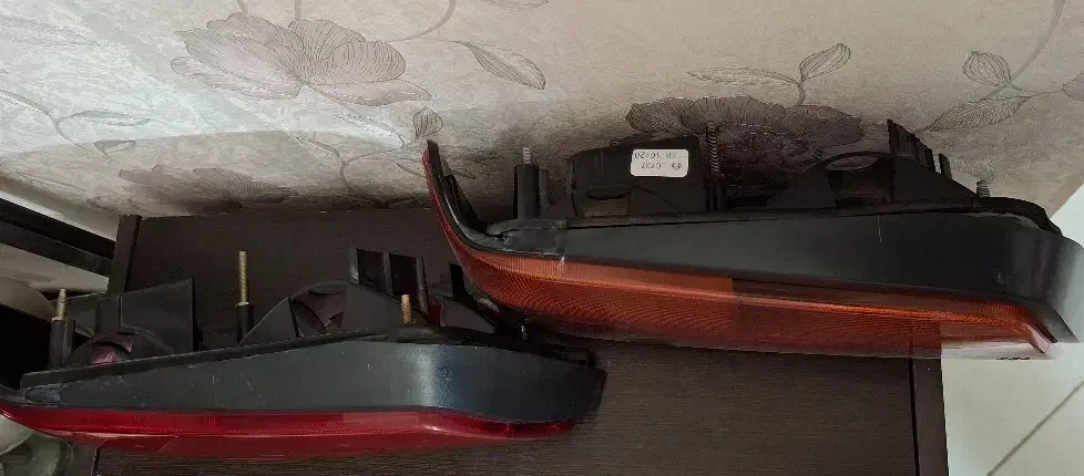 تعدادی چراغ پژو نو|قطعات یدکی و لوازم جانبی|قرچک, پارس سرام|دیوار