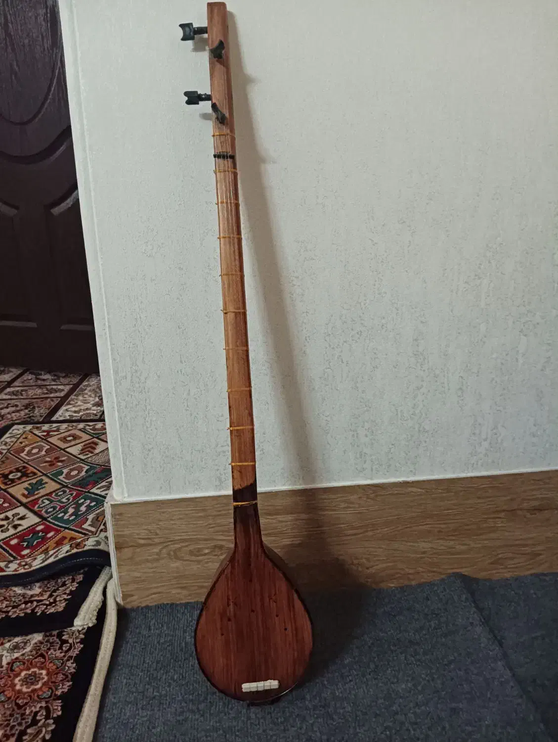 تار سنتی سالم درجه ۱|سازهای سنتی|قم, نوبهار|دیوار