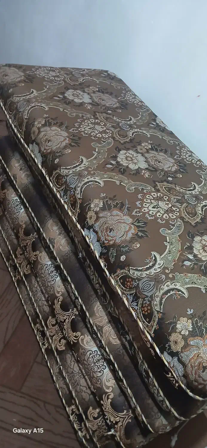 ۶عدد پشتی|پشتی|اهواز, فرهنگ شهر|دیوار