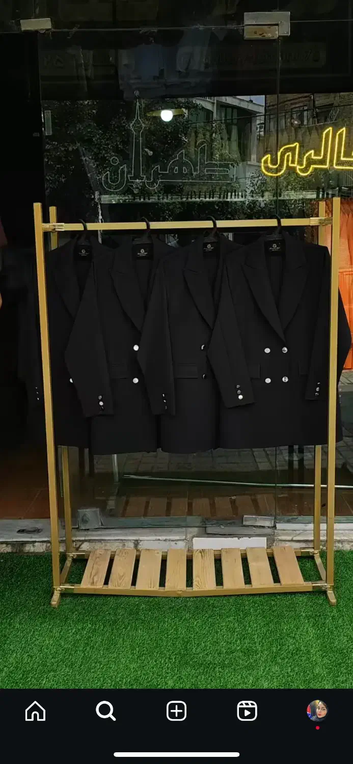 کت مشکی|لباس|شوشتر, |دیوار