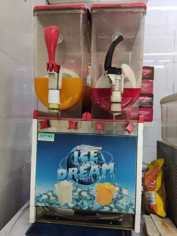 یخچال بستنی ۶۰۰لیتر فقط گاز باید بخوره وبشرط سالمی|فروشگاه و مغازه|سبزوار, قاضی زاد|دیوار