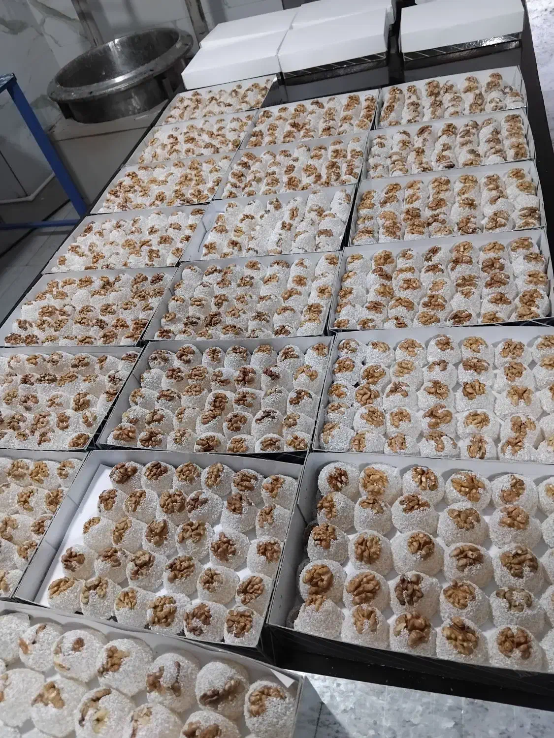 باسلق|خوردنی و آشامیدنی|رباطکریم, رباطکریم|دیوار