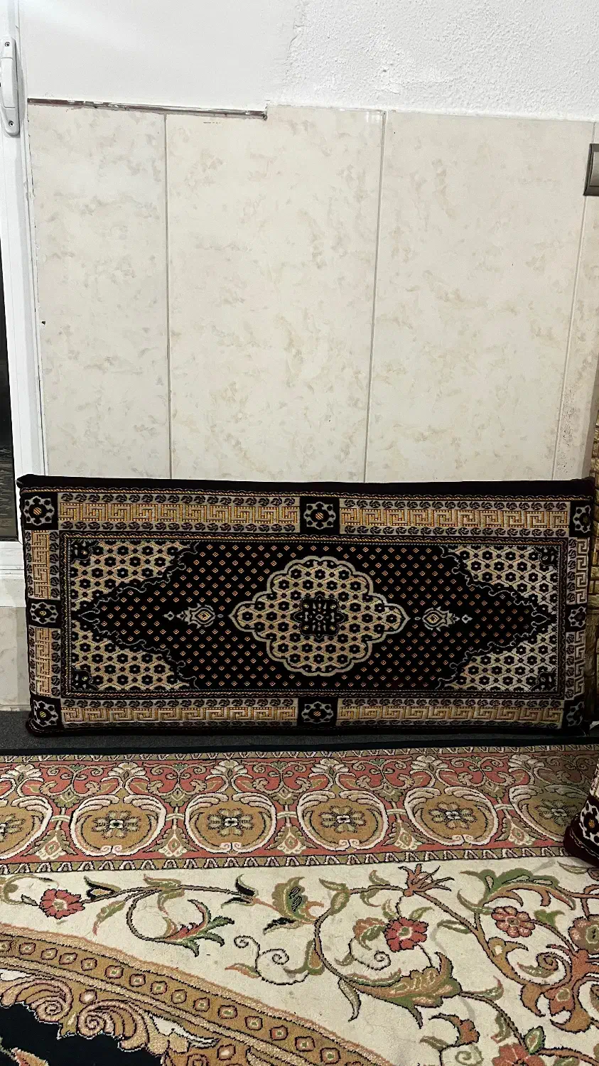 پشتی کاملا سالم|پشتی|قائم‌شهر, |دیوار