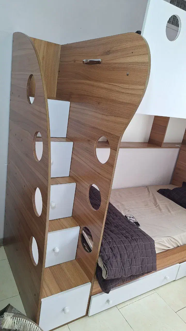 سرویس خواب تخت دو‌طبقه MDF پله و کشو تشک نو کودک|تخت و سرویس خواب|تهران, دولتخواه جنوبی|دیوار