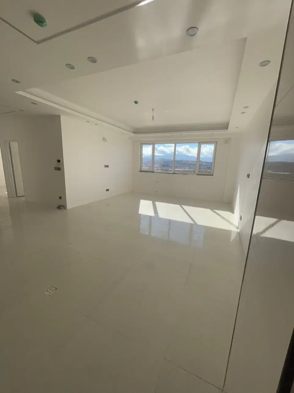 واحد۹۵متری در بلوار آزادی|فروش آپارتمان|زنجان, |دیوار