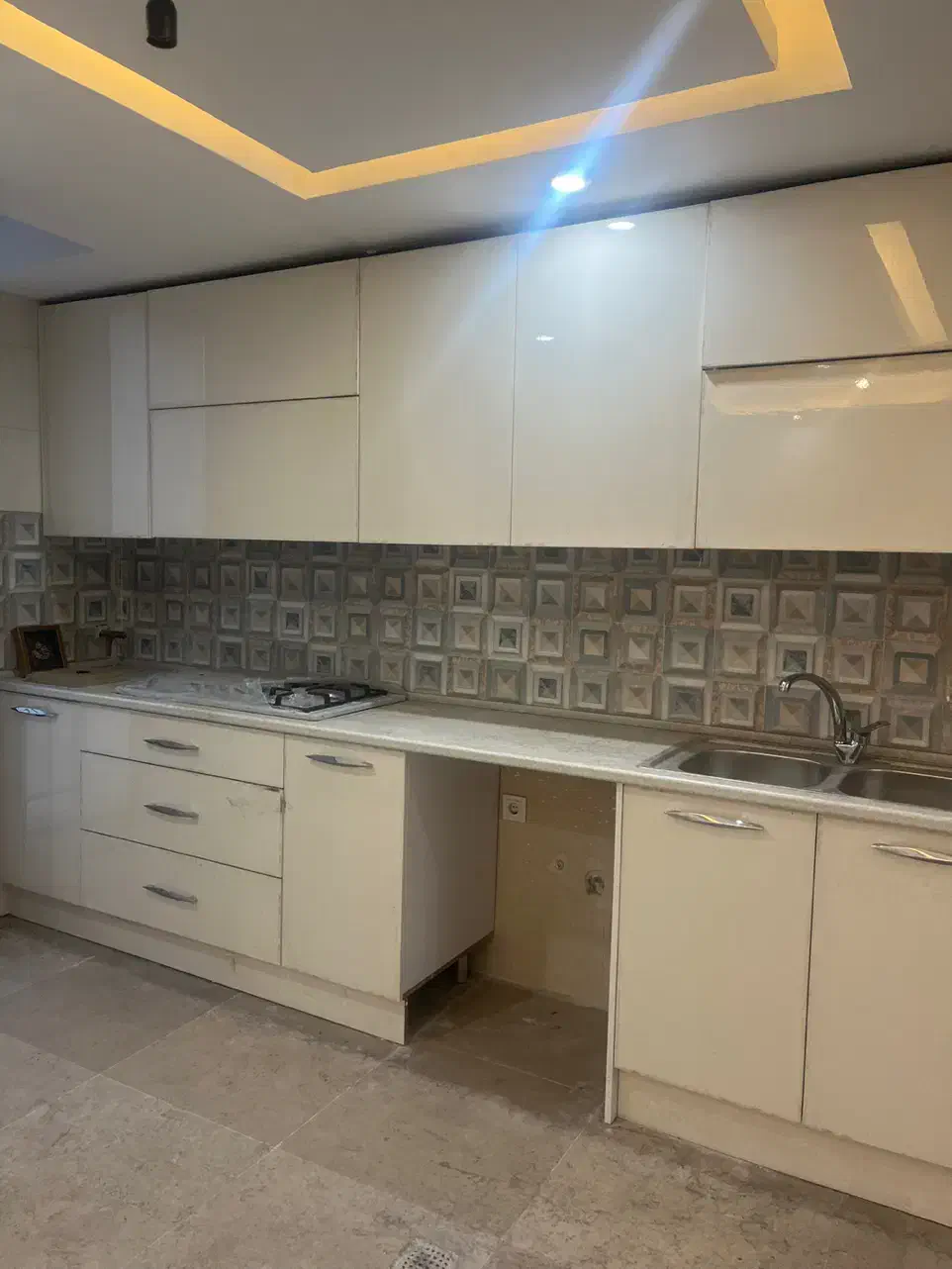 ۱۳۰ متری سه خواب ستارخان