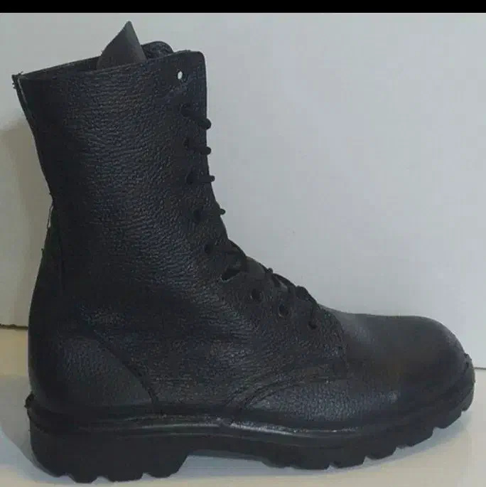 پوتین سربازی|کیف، کفش، کمربند|مراغه, |دیوار