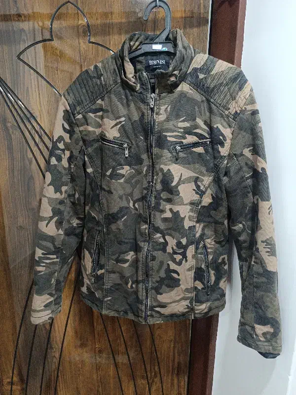 کاپشن|لباس|مریوان, |دیوار