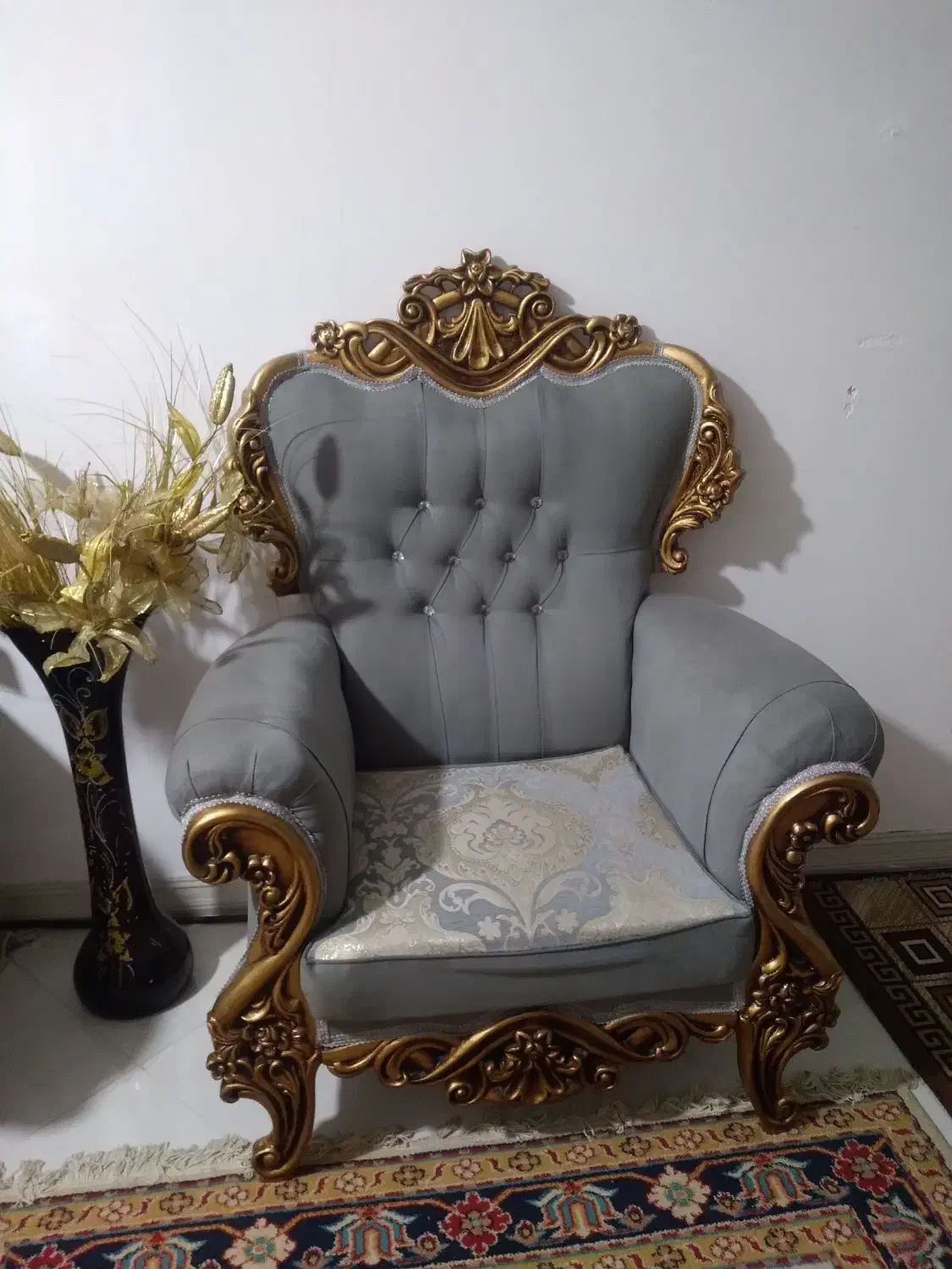 مبل سلطنتی ۷نفره سالم نو نوهستن اصلااستفاده نشدن|مبلمان خانگی و میز عسلی|پیشوا, |دیوار