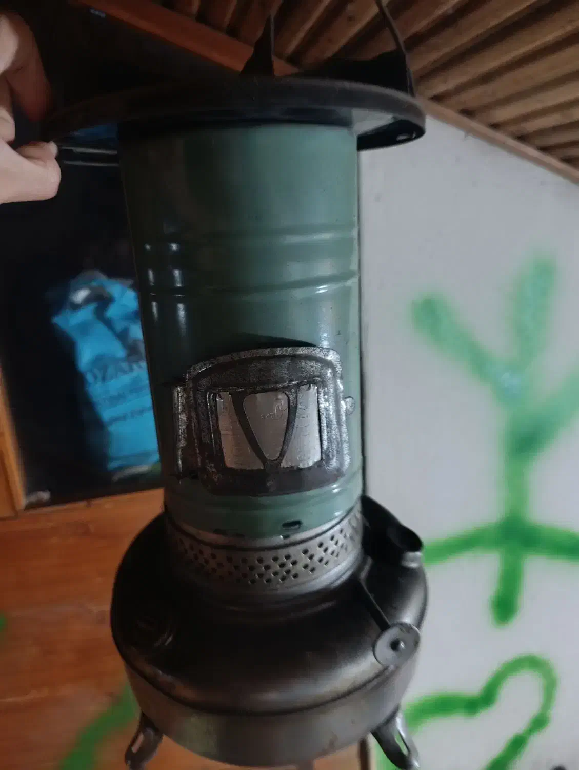 چراغ نفتی قدیمی|کلکسیون اشیاء عتیقه|لاهیجان, طالقانی|دیوار