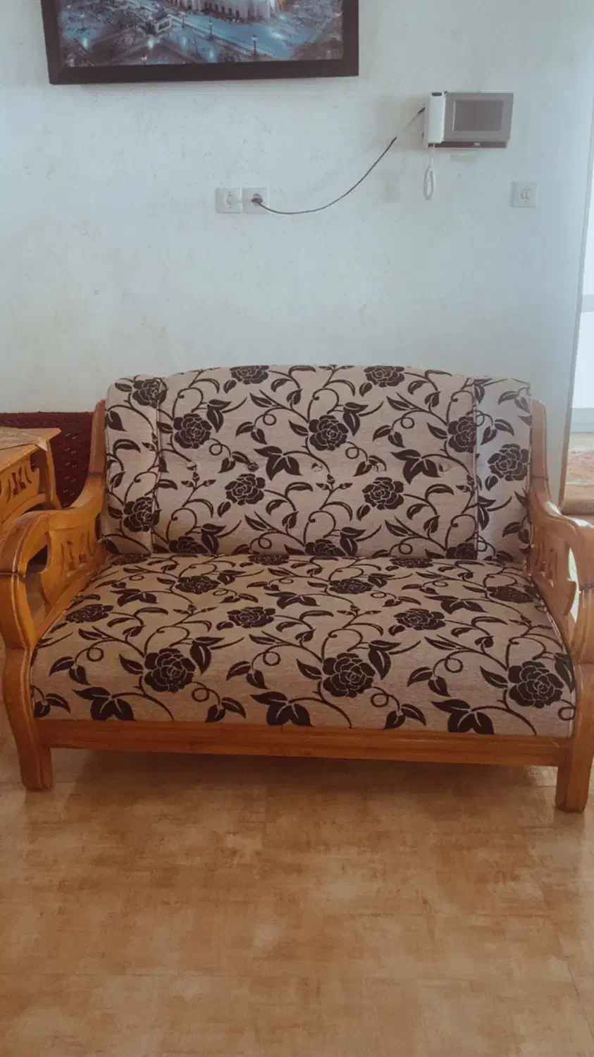 ست مبل ۸ نفره چوبی، تمیز و سالم|مبلمان خانگی و میز عسلی|فولادشهر, A4|دیوار