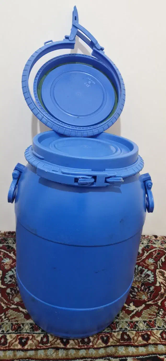 بشکه پلاستیکی ۴۰ لیتری با درب پلمپ دار|ظروف نگهدارنده، پلاستیکی، یک‌بارمصرف|چناران, |دیوار