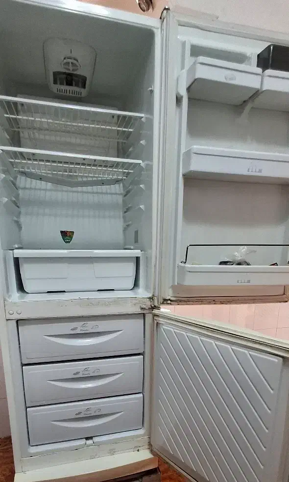 یخچال فریزر۱۴ فوت هیمالیا|یخچال و فریزر|مرودشت, بیست متری بیمارستان|دیوار