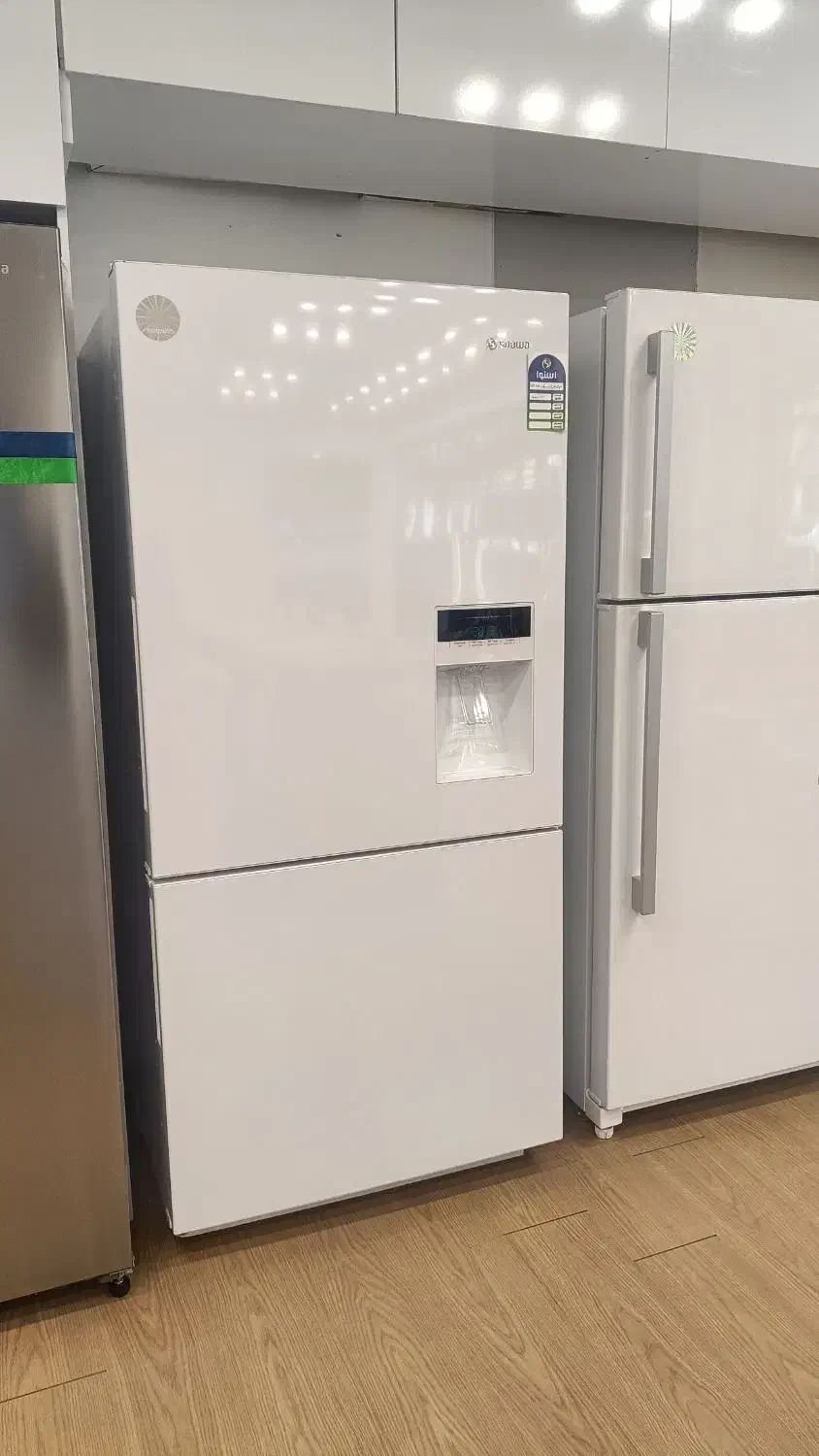 تخفیف یخچال ها و سایدهای ویترینی کارخانه|یخچال و فریزر|مبارکه, |دیوار