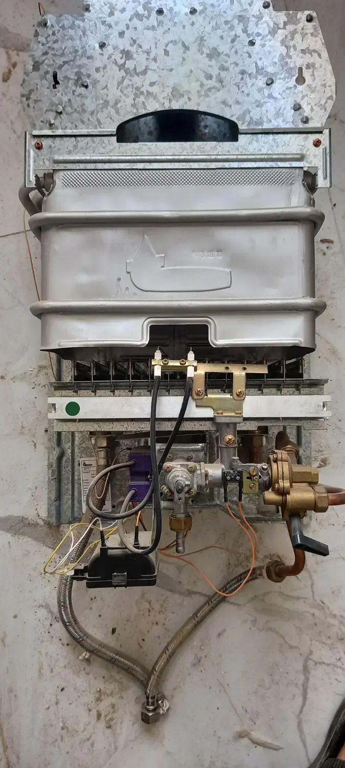 آبگرمکن دیواری گازی|آبگرمکن، پکیج، شوفاژ|جیرفت, |دیوار