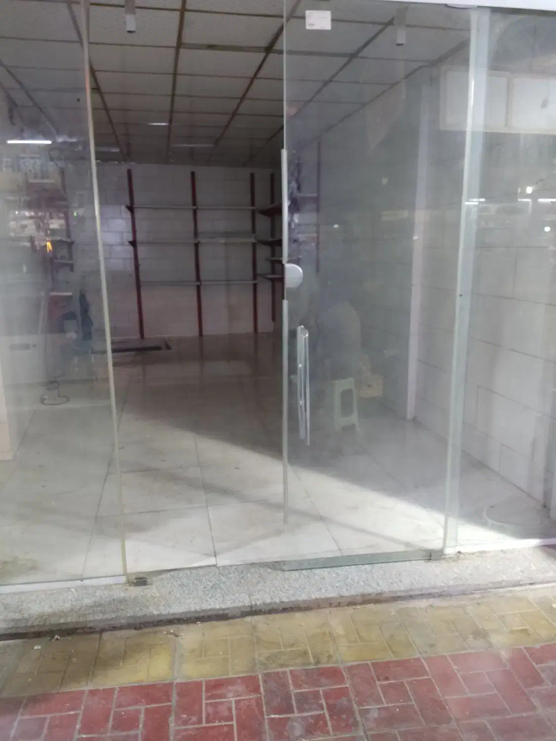 اجاره مغازه خیابان سادات بعلاوه زیرزمینی و بالا بر|اجارهٔ مغازه و غرفه|شوشتر, |دیوار