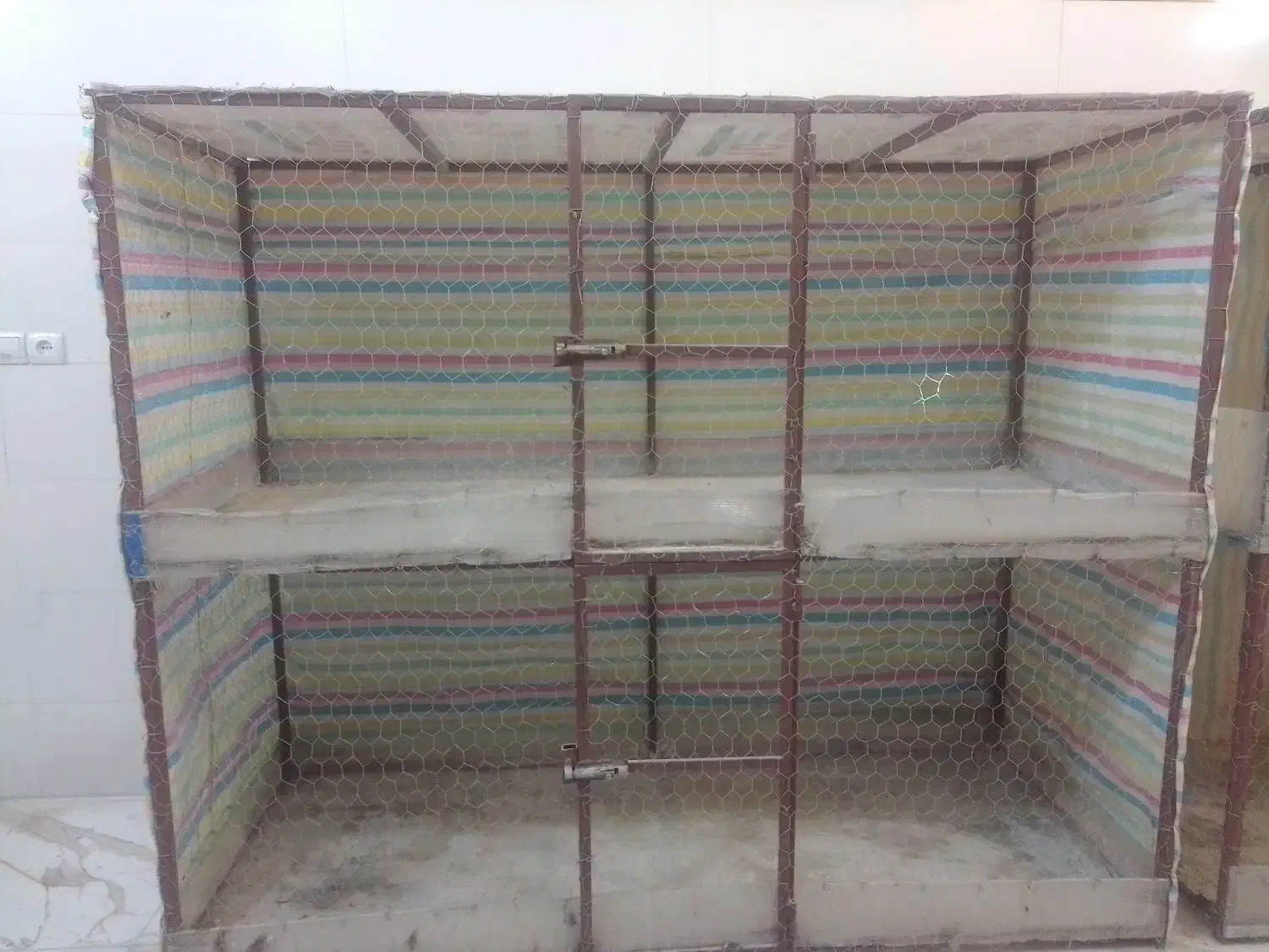 قفسه مرغ و خروس|حیوانات مزرعه|باسمنج, |دیوار