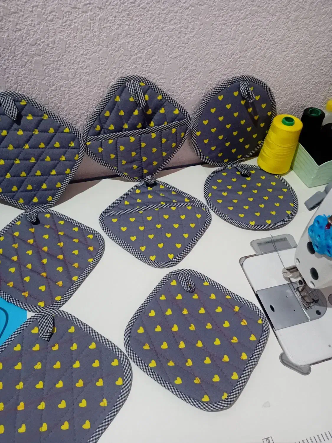 سرویس اشپزخانه و کیف دخترانه|سفره، حوله، دستمال آشپزخانه|گناباد, |دیوار