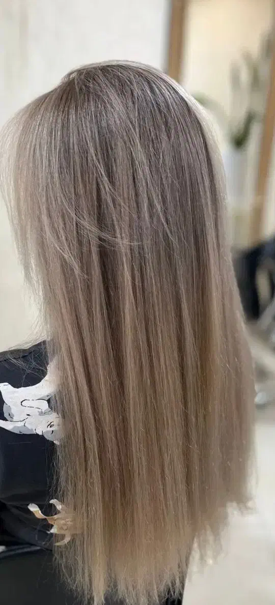 رنگ مو|خدمات آرایشگری و زیبایی|بروجن, |دیوار