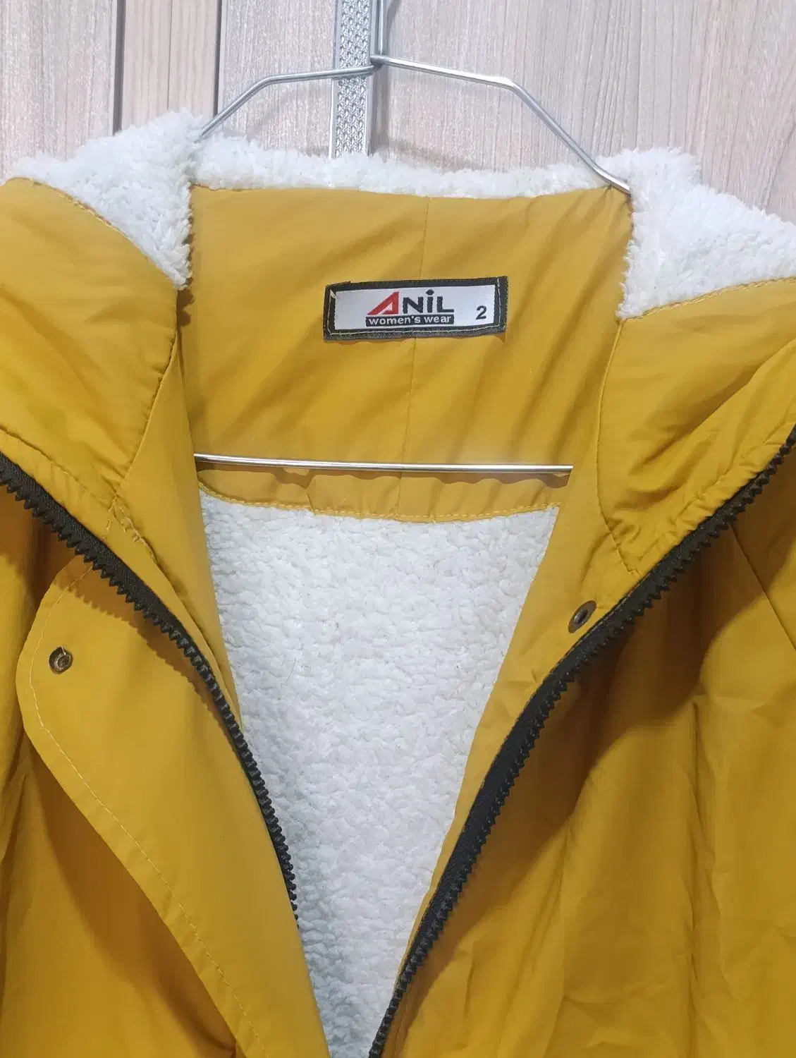 کاپشن خردلی|لباس|ملایر, |دیوار