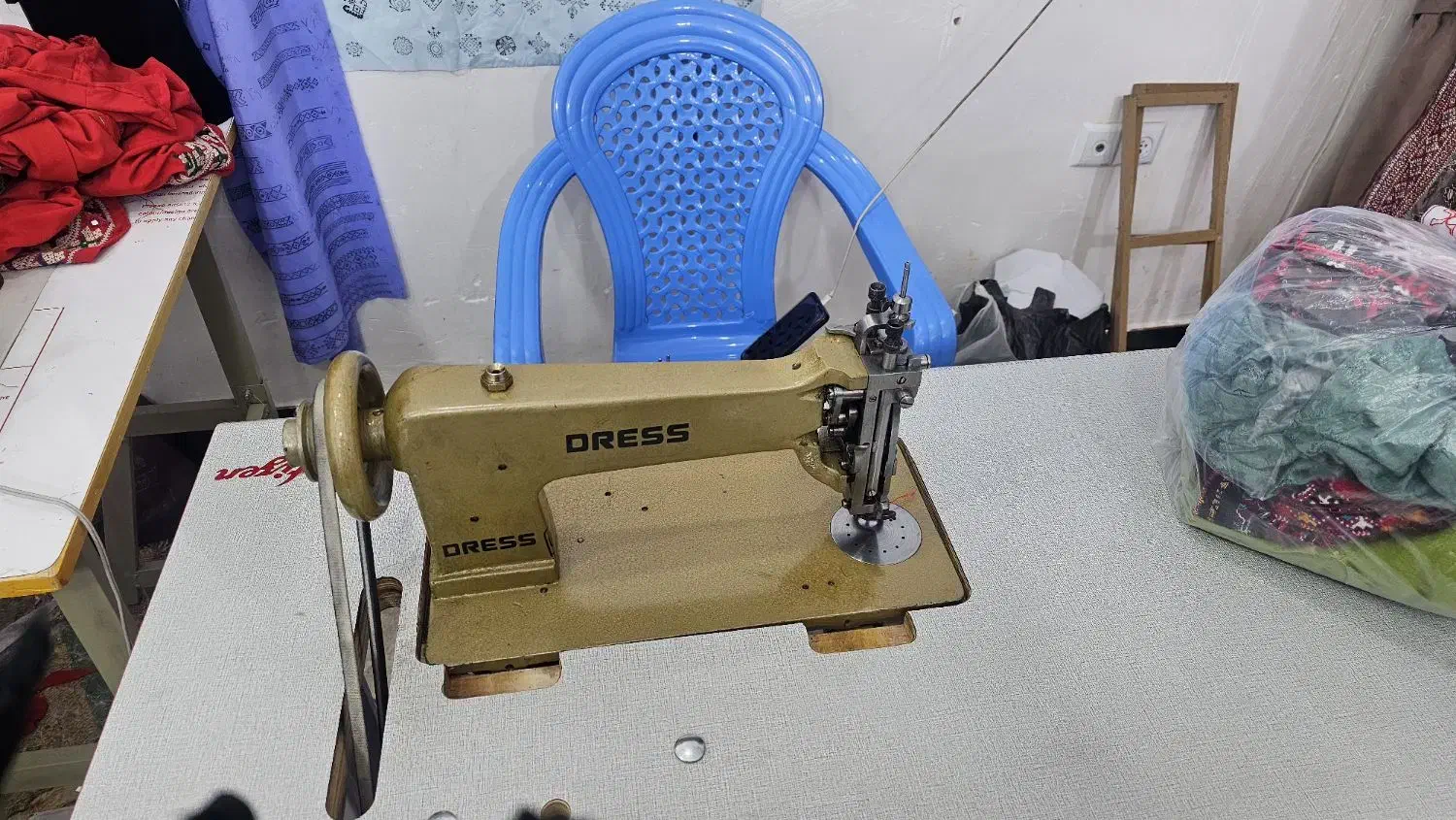 چرخ زه دوزی|چرخ خیاطی و ریسندگی|ایرانشهر, |دیوار