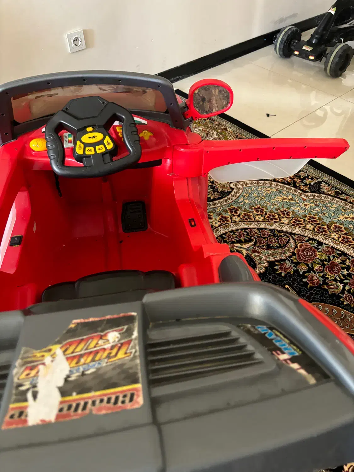 ماشین شارژی سالم|اسباب‌بازی بچه|زاهدان, |دیوار