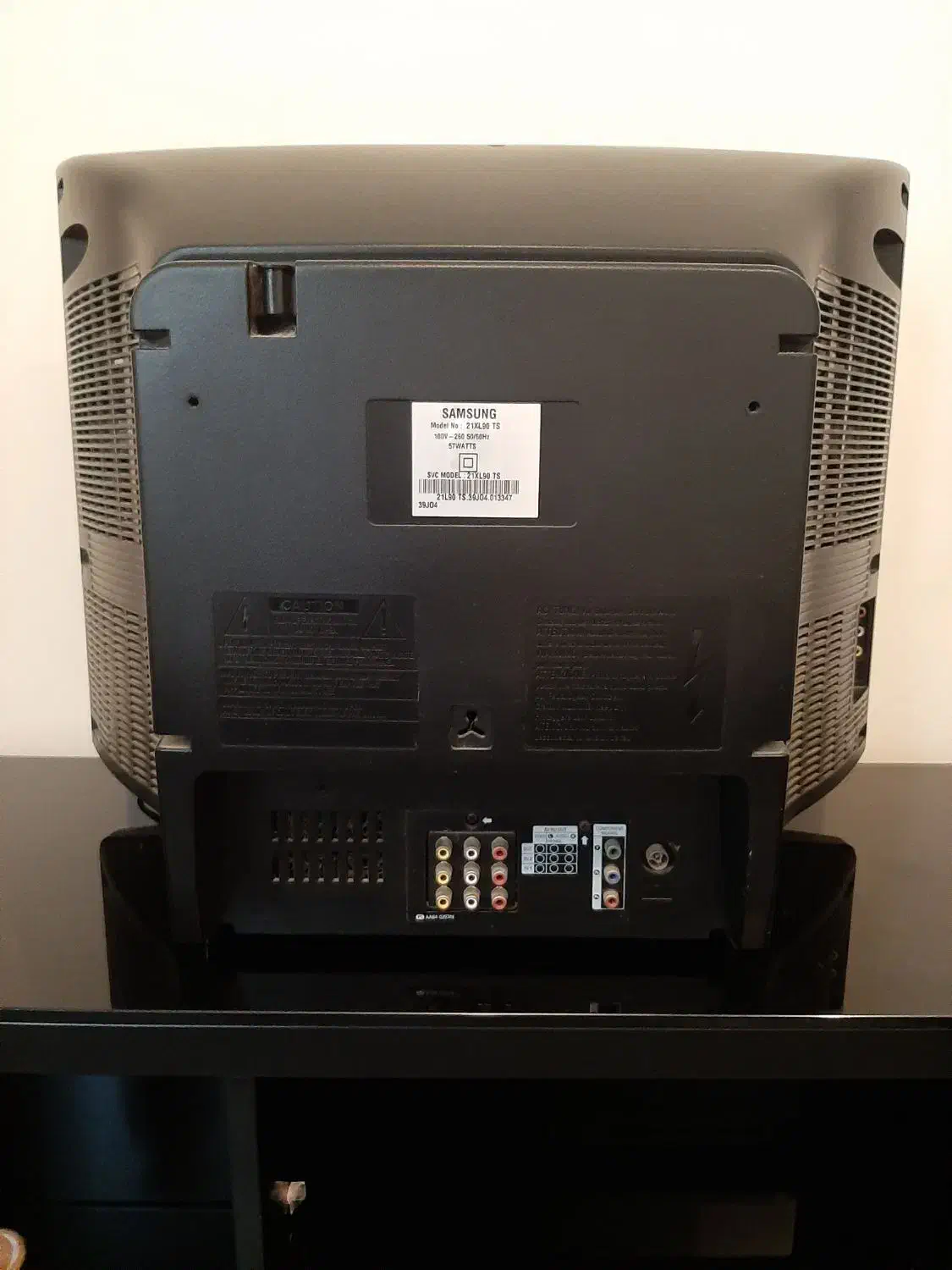 تلویزیون و میز چوبی خارجی|تلویزیون و پروژکتور|تهران, تهرانسر مرکزی|دیوار