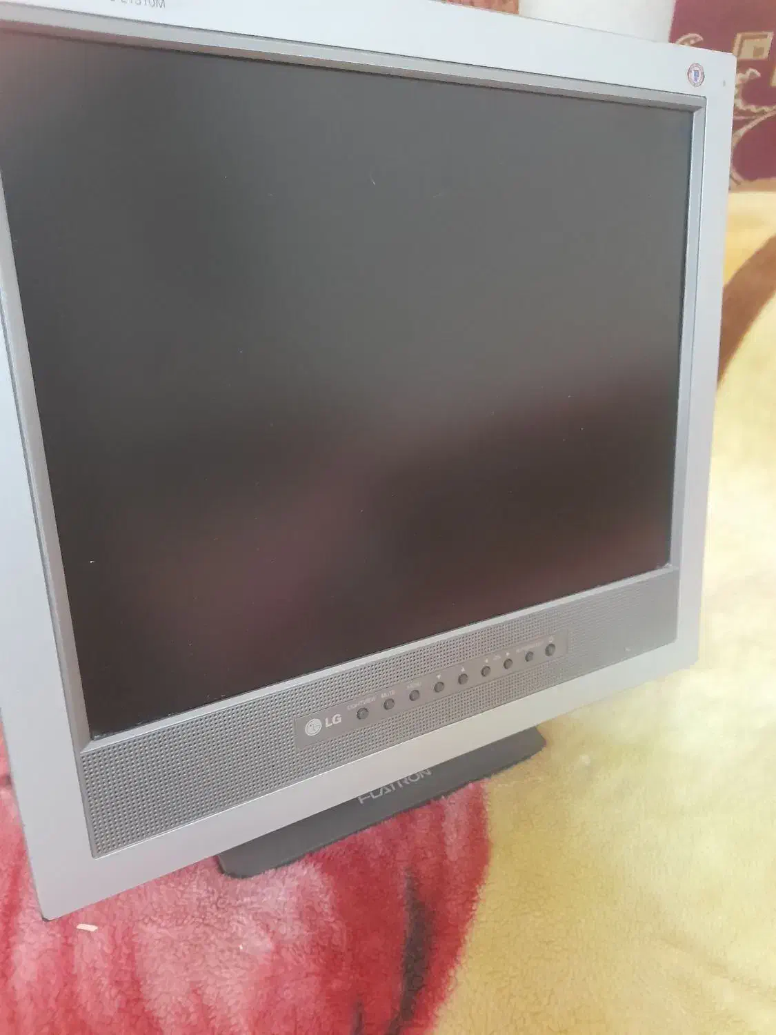 مانیتور ۱۵ اینچ  LG|قطعات و لوازم جانبی رایانه|نجف‌آباد, ویلاشهر|دیوار
