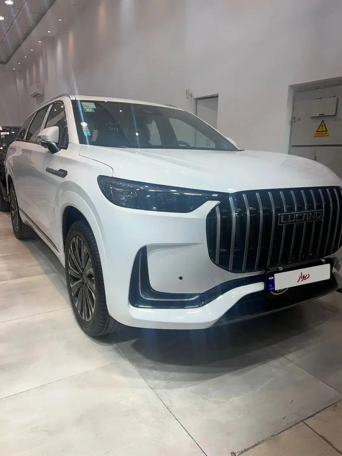 لوکانوال۸ با پلاک و مدارک|خودرو سواری و وانت|شیراز, فرهنگ شهر|دیوار