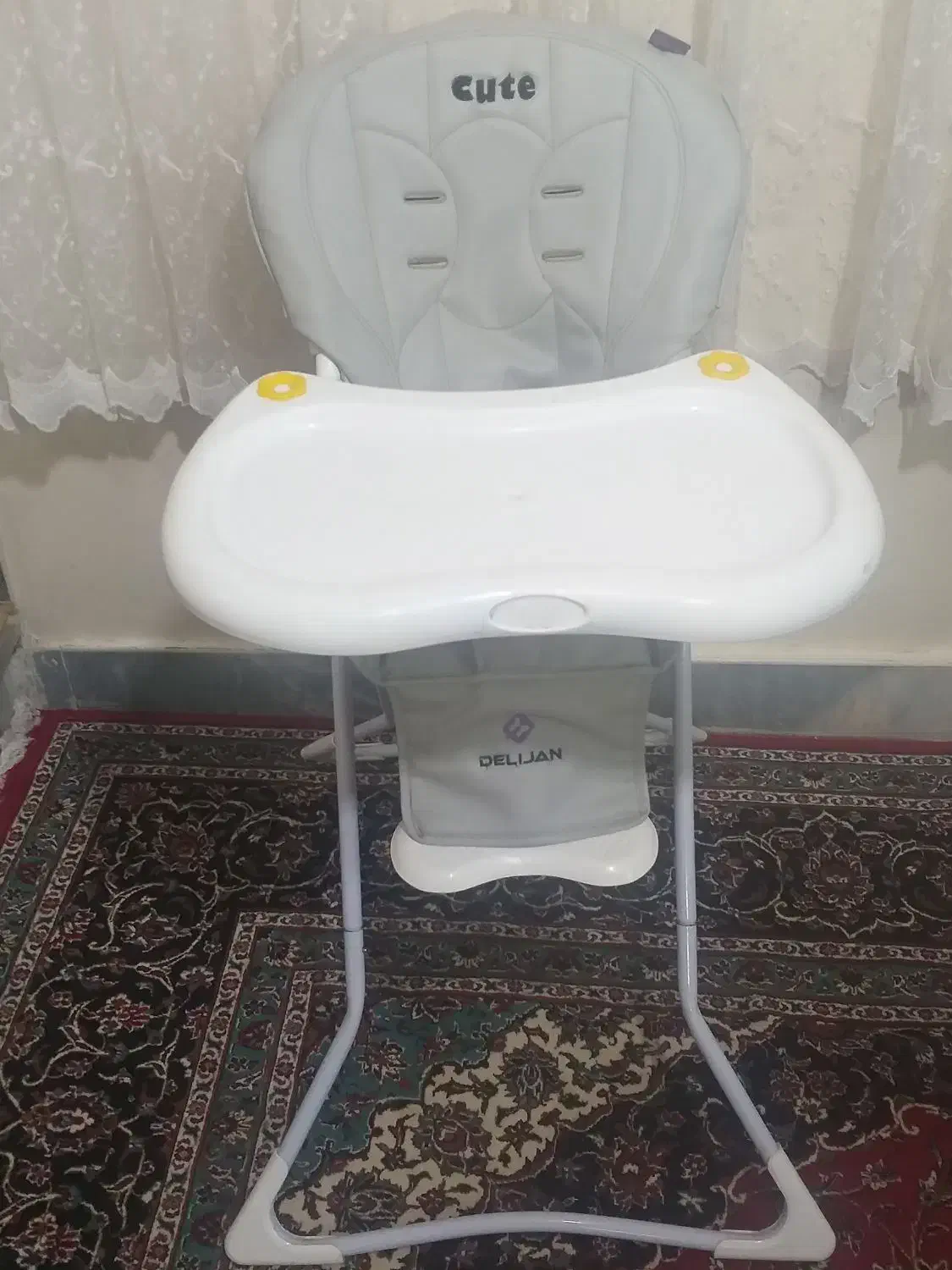 صندلی غذای کودک در حد نو|تخت و صندلی بچه|قم, چهل درخت|دیوار