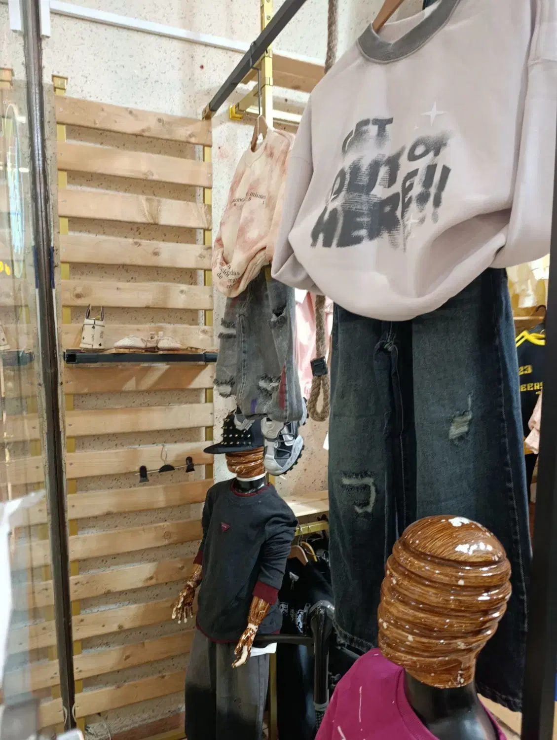 فروش ویترین مغازه لباس|فروشگاه و مغازه|اردبیل, |دیوار