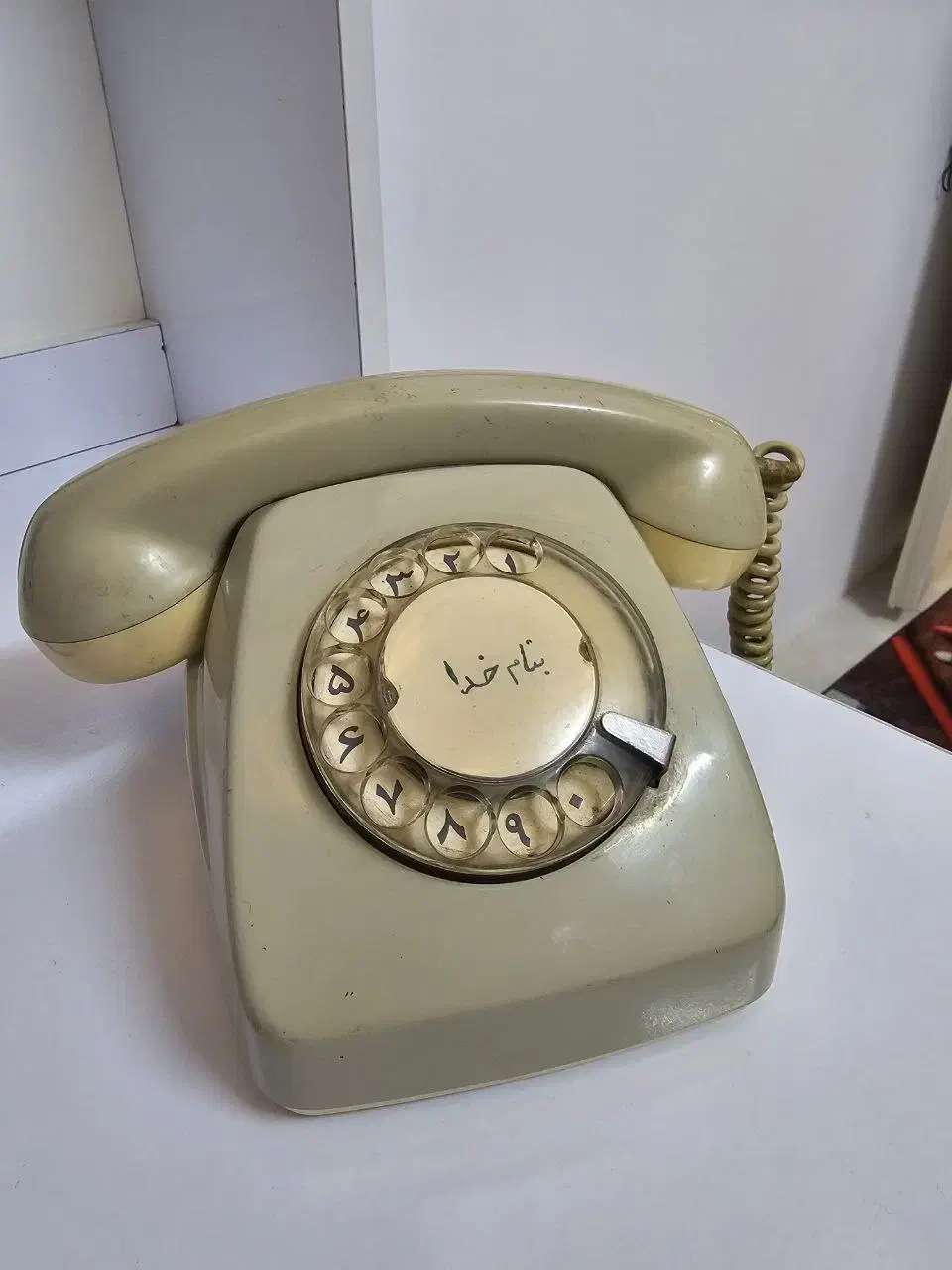 تلفن قدیمی|کلکسیون اشیاء عتیقه|تهران, بهارستان|دیوار