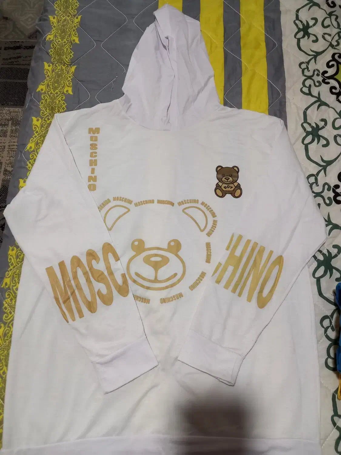 تعداد زیادی هودی وژاکت نونو|لباس|صحنه, |دیوار