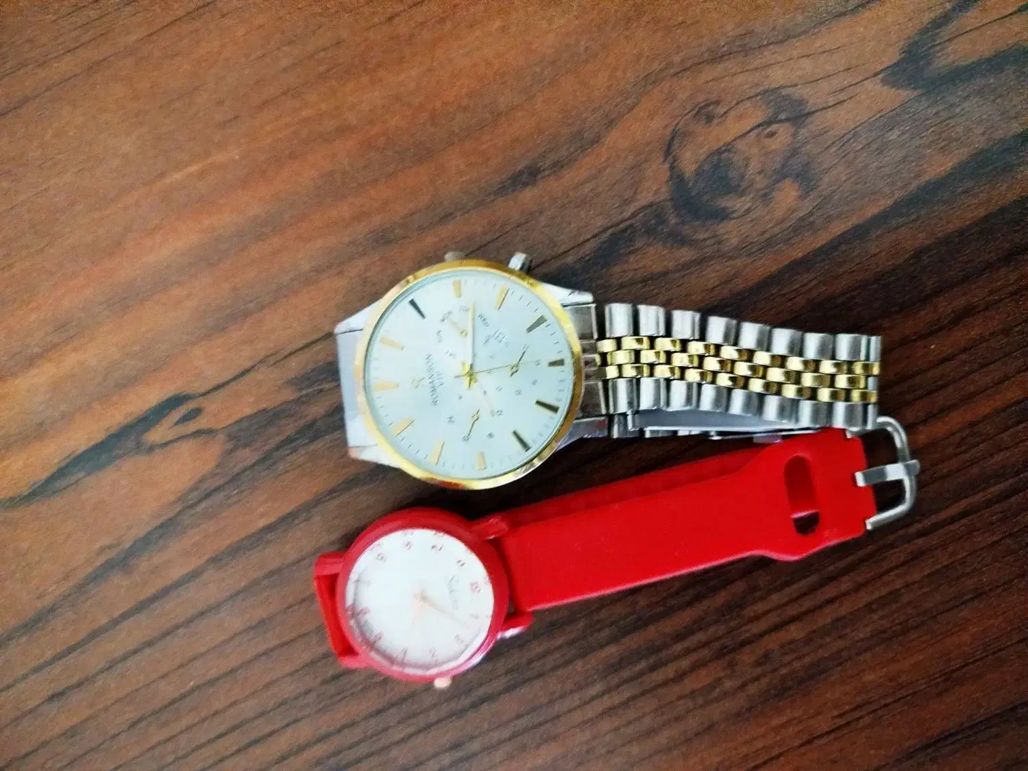 ساعت|ساعت|نیشابور, بنیاد شهید|دیوار