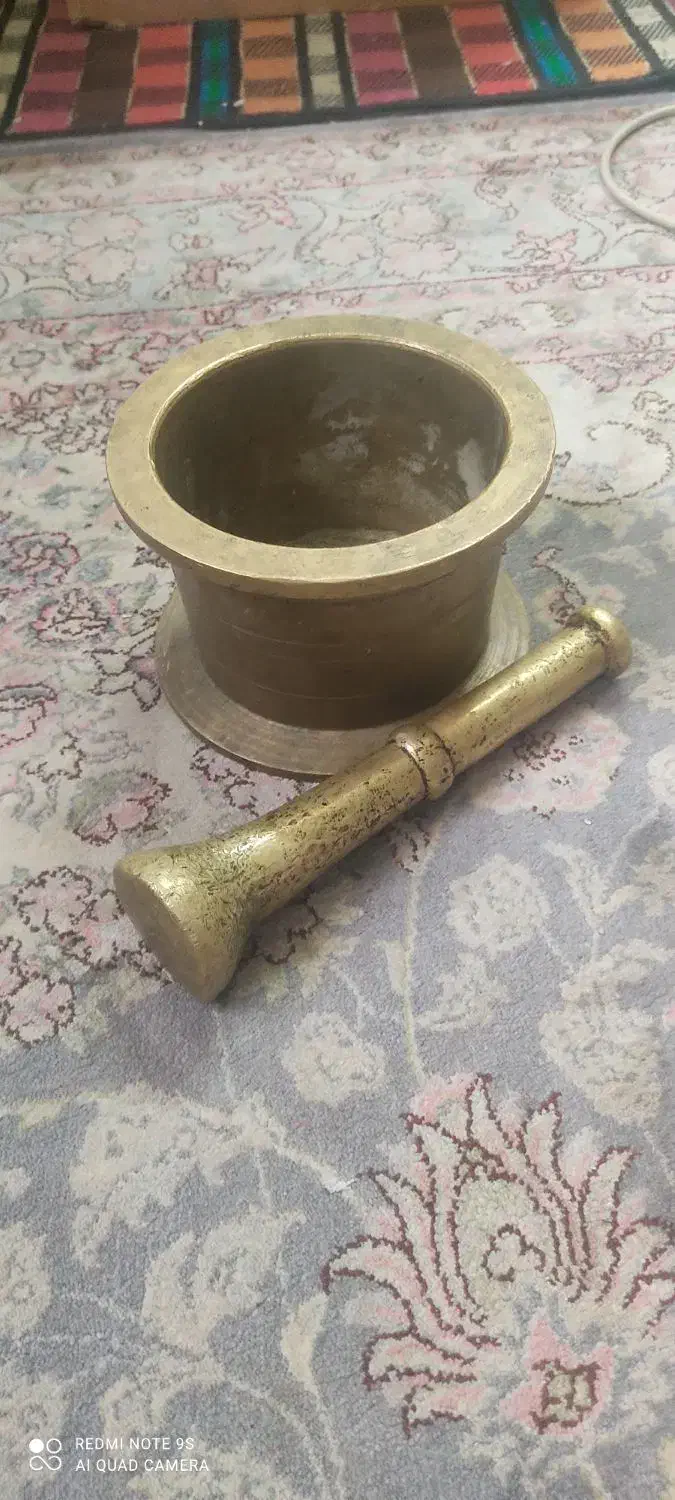 هاونگ قدیمی|کلکسیون اشیاء عتیقه|اصفهان, باغ فدک|دیوار