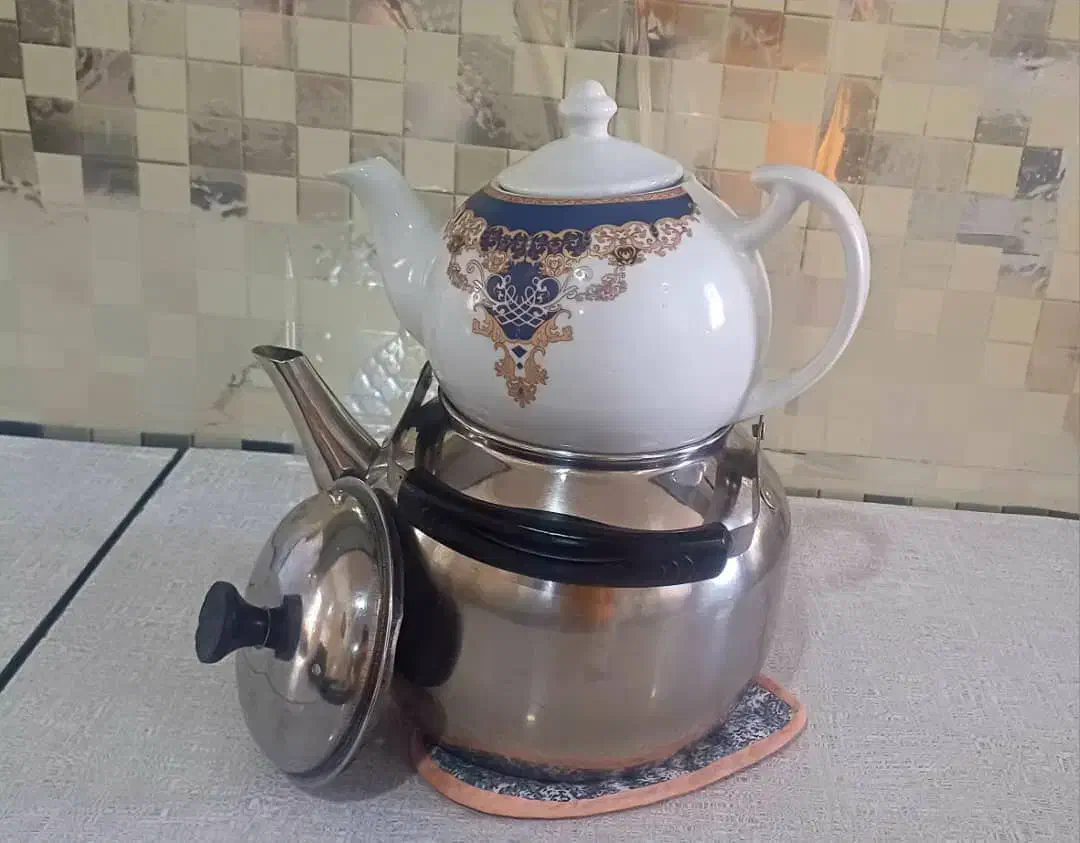 تعدادی قوری و کتری (مهران)|قوری، کتری، قهوهساز دستی|مهران (ایلام), |دیوار