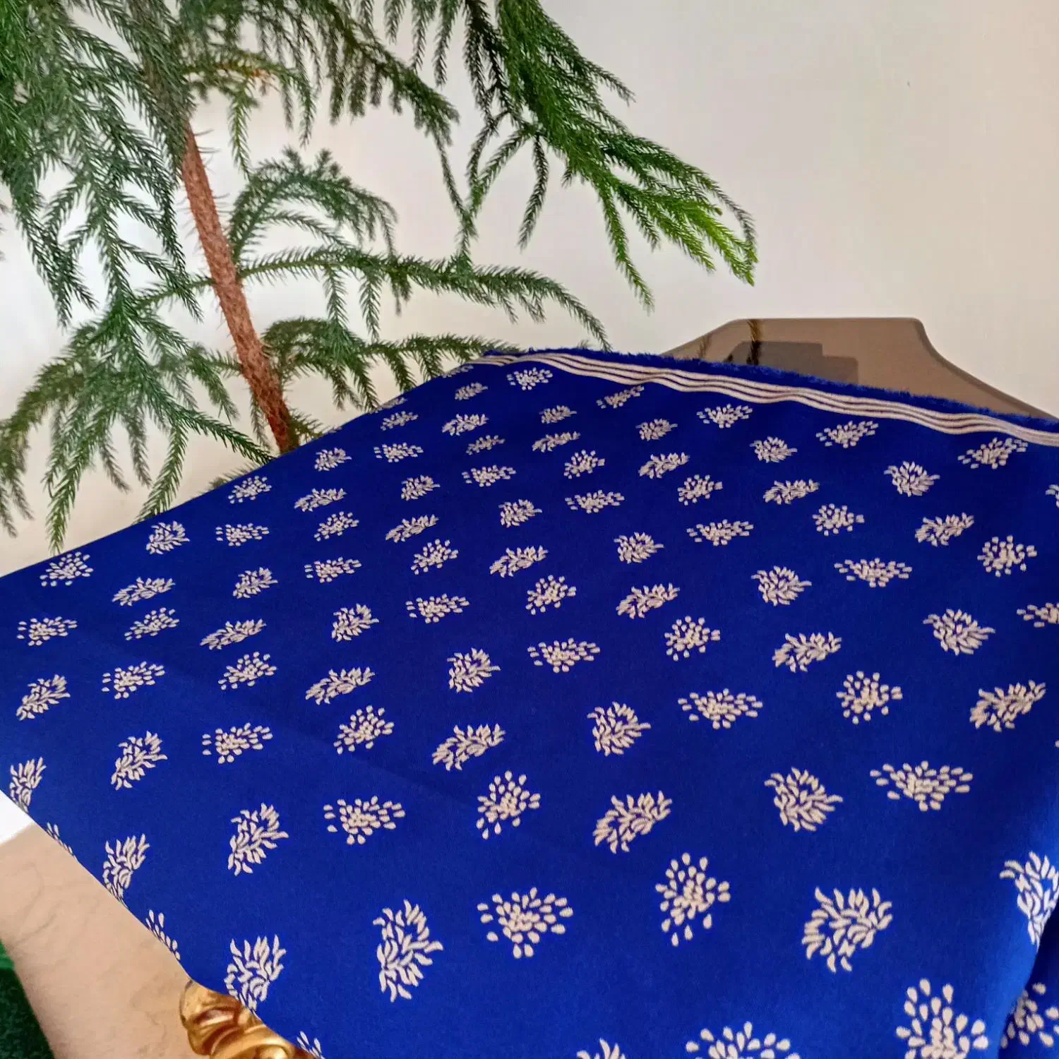 پارچه|لباس|لاجان, |دیوار