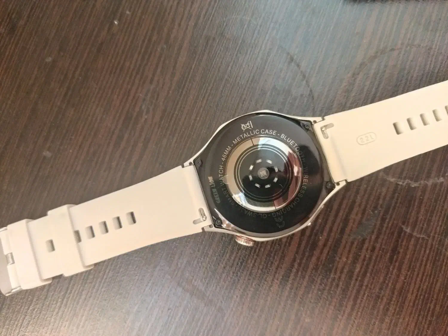 گرین لیو|ساعت|شیراز, کیان شهر|دیوار