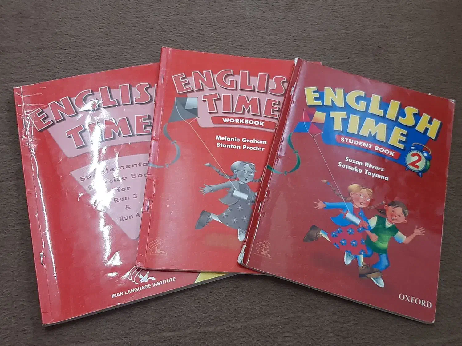 کتابهای کانون زبان|کتاب و مجله آموزشی|شیراز, سیاه سنگ|دیوار