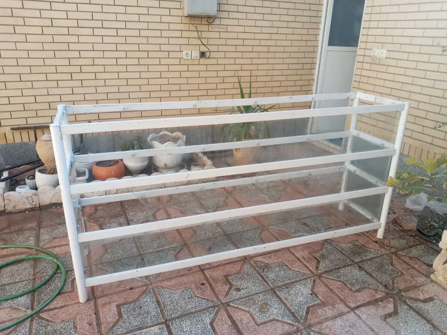 ویترین ۳ طبقه ۲متری|فروشگاه و مغازه|سیرجان, |دیوار