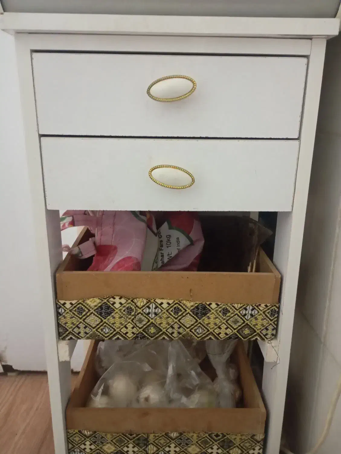 فروشی|قوری، کتری، قهوهساز دستی|قم, نخودی|دیوار